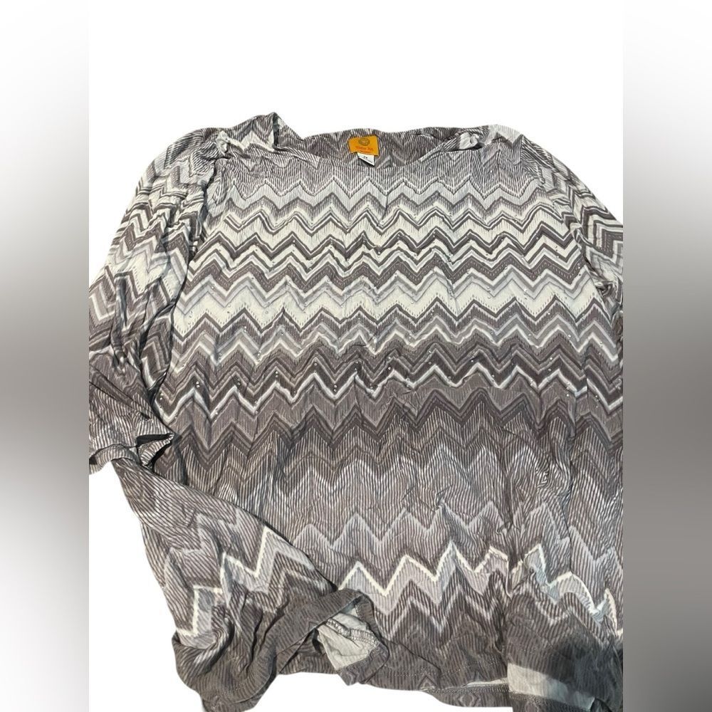 Ruby Rd. Chevron Print Gray Top